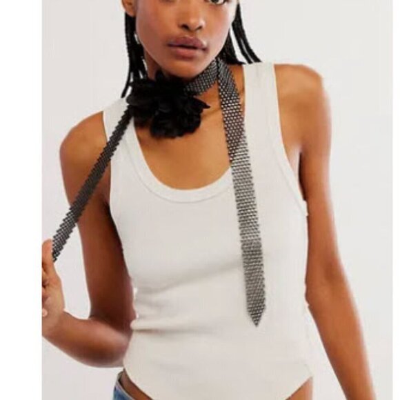 NWT Free People Royce Flower Choker with Crystal Rhinestones Black Center Flower - Picture 9 of 10